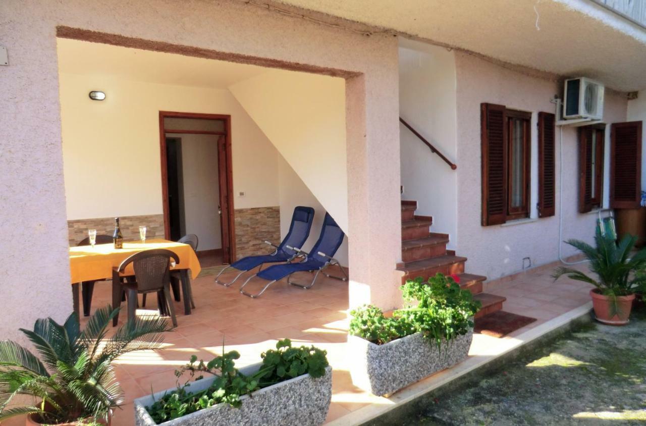 Appartamento Al Mare Via Delle Mimose バリ・サルド エクステリア 写真