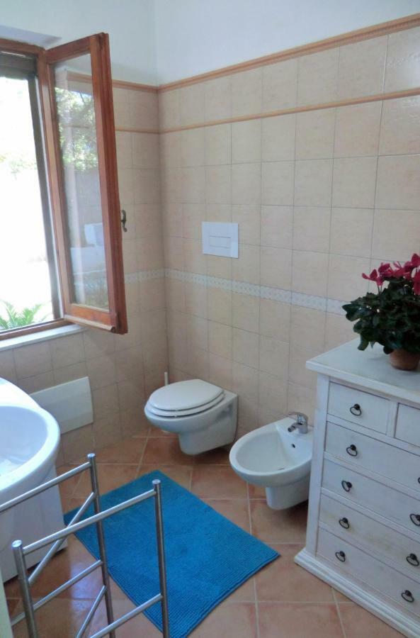 Appartamento Al Mare Via Delle Mimose バリ・サルド エクステリア 写真